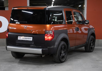 Подержанный автомобиль Honda Element 2004 года (5 фото)