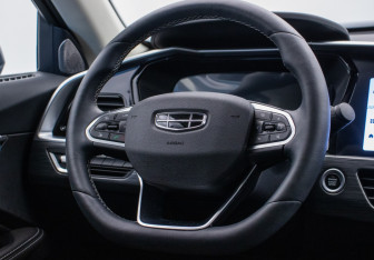 Подержанный автомобиль Geely Tugella 2023 года (15 фото)