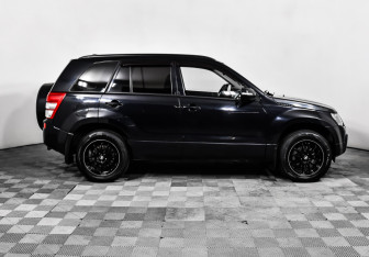 Подержанный автомобиль Suzuki Grand Vitara 2010 года (4 фото)