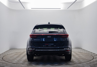 Подержанный автомобиль Kia Sportage 2018 года (6 фото)