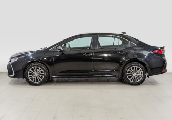 Подержанный автомобиль Toyota Corolla Sedan 2019 года (8 фото)