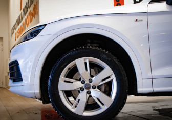 Подержанный автомобиль Audi Q5 2018 года (38 фото)