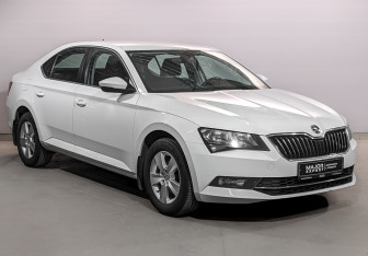 Подержанный автомобиль Skoda Superb Liftback 2017 года (3 фото)