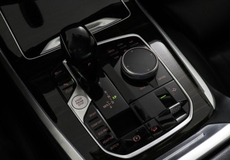 Подержанный автомобиль BMW X7 2019 года (20 фото)
