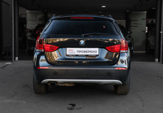 Подержанный автомобиль BMW X1 2012 года (5 фото)