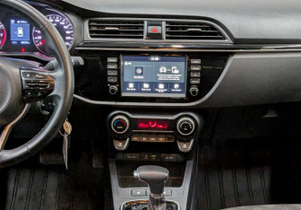 Подержанный автомобиль Kia Rio Hatchback 2020 года (12 фото)