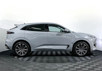 Подержанный автомобиль Changan UNI-K 2023 года (4 фото)