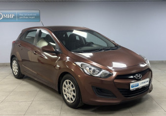 Подержанный автомобиль Hyundai i30 Hatchback 2012 года (3 фото)
