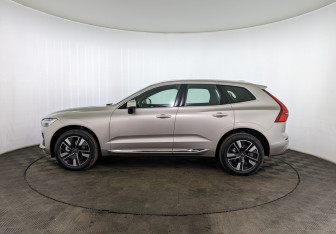 Новый Volvo XC60 2025 (3 фото)