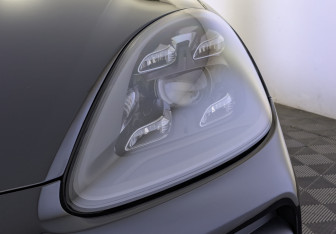 Подержанный автомобиль Porsche Cayenne 2020 года (11 фото)