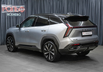 Подержанный автомобиль Geely Atlas 2024 года (7 фото)