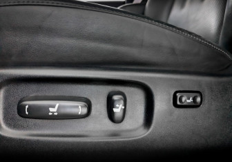 Подержанный автомобиль Toyota Land Cruiser Suv 2015 года (21 фото)