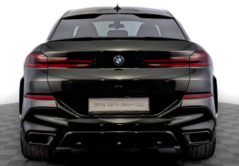 Подержанный автомобиль BMW X6 2021 года (6 фото)