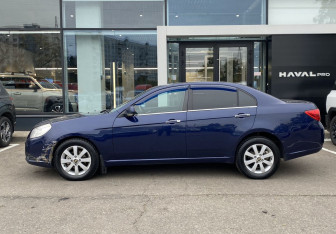 Подержанный автомобиль Chevrolet Epica 2010 года (8 фото)