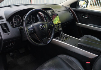 Подержанный автомобиль Mazda CX-9 2012 года (12 фото)