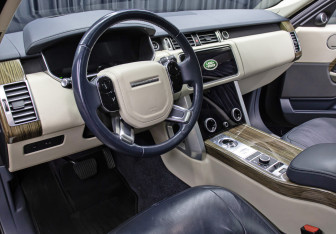Подержанный автомобиль Land Rover Range Rover 2018 года (16 фото)