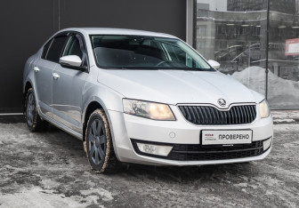 Подержанный автомобиль Skoda Octavia Liftback 2014 года (3 фото)