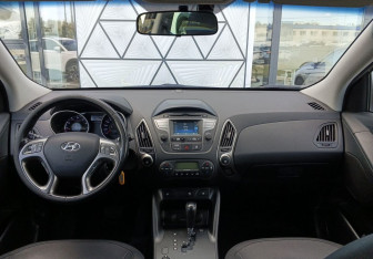Подержанный автомобиль Hyundai ix35 2014 года (11 фото)