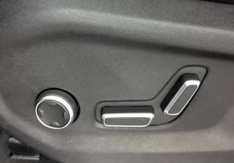 Подержанный автомобиль Geely Monjaro 2024 года (29 фото)