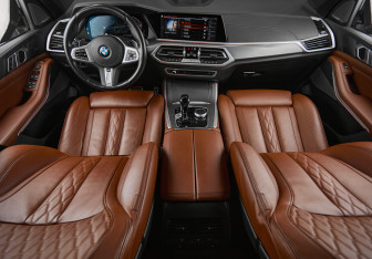 Подержанный автомобиль BMW X5 2023 года (20 фото)