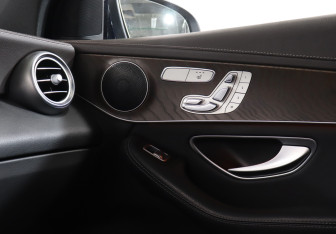 Подержанный автомобиль Mercedes-Benz GLC Coupe 2017 года (22 фото)