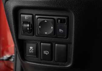 Подержанный автомобиль Nissan Juke 2012 года (22 фото)