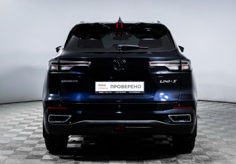 Подержанный автомобиль Changan UNI-S 2024 года (6 фото)