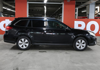 Подержанный автомобиль Subaru Outback Wagon 2010 года (4 фото)