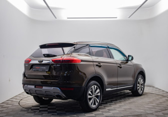Подержанный автомобиль Geely Atlas 2019 года (5 фото)