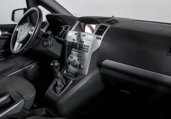 Подержанный автомобиль Opel Zafira Compactvan 2012 года (9 фото)
