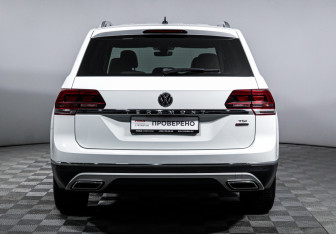Подержанный автомобиль Volkswagen Teramont 2018 года (6 фото)