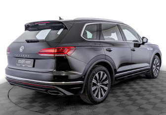 Подержанный автомобиль Volkswagen Touareg 2019 года (5 фото)