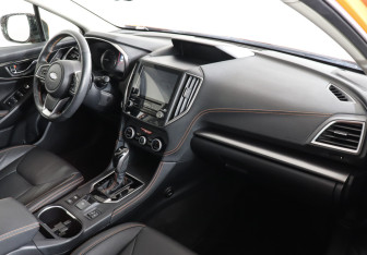 Подержанный автомобиль Subaru XV 2018 года (10 фото)