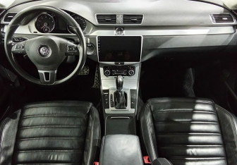 Подержанный автомобиль Volkswagen Passat CC 2011 года (9 фото)