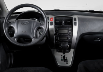 Подержанный автомобиль Hyundai Tucson 2008 года (11 фото)