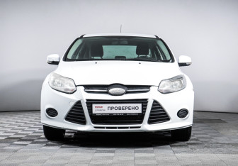 Подержанный автомобиль Ford Focus Sedan 2013 года (2 фото)