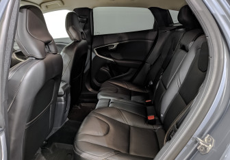 Подержанный автомобиль Volvo V40 Hatchback 2019 года (18 фото)