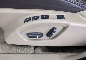 Подержанный автомобиль Volvo XC70 2011 года (28 фото)