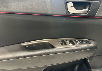 Подержанный автомобиль Kia Optima Sedan 2019 года (18 фото)