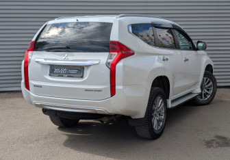 Подержанный автомобиль Mitsubishi Pajero Sport 2019 года (5 фото)