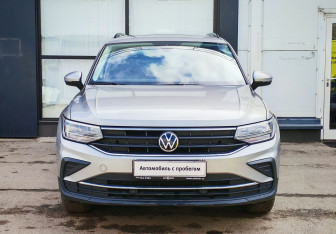 Подержанный автомобиль Volkswagen Tiguan 2021 года (2 фото)