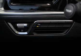 Подержанный автомобиль Geely Tugella 2022 года (18 фото)