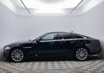 Подержанный автомобиль Jaguar XJ 2013 года (2 фото)