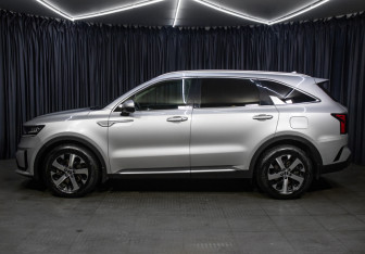 Подержанный автомобиль Kia Sorento 2020 года (8 фото)