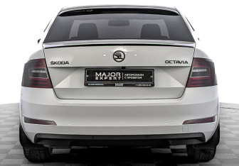 Подержанный автомобиль Skoda Octavia Liftback 2016 года (6 фото)
