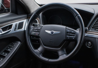 Подержанный автомобиль Hyundai Genesis 2015 года (15 фото)