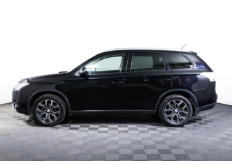 Подержанный автомобиль Mitsubishi Outlander 2014 года (8 фото)