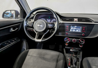 Подержанный автомобиль Kia Rio Hatchback 2021 года (26 фото)