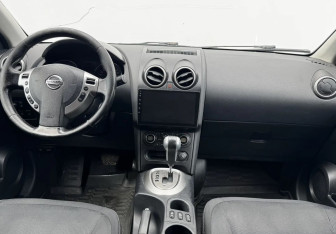 Подержанный автомобиль Nissan Qashqai 2010 года (9 фото)