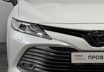 Подержанный автомобиль Toyota Camry Sedan 2019 года (20 фото)